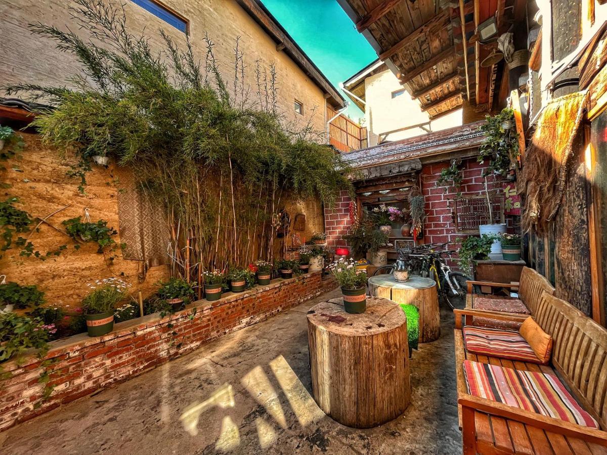 Tavern Hostel仁和客栈 Shangri-La Eksteriør bilde