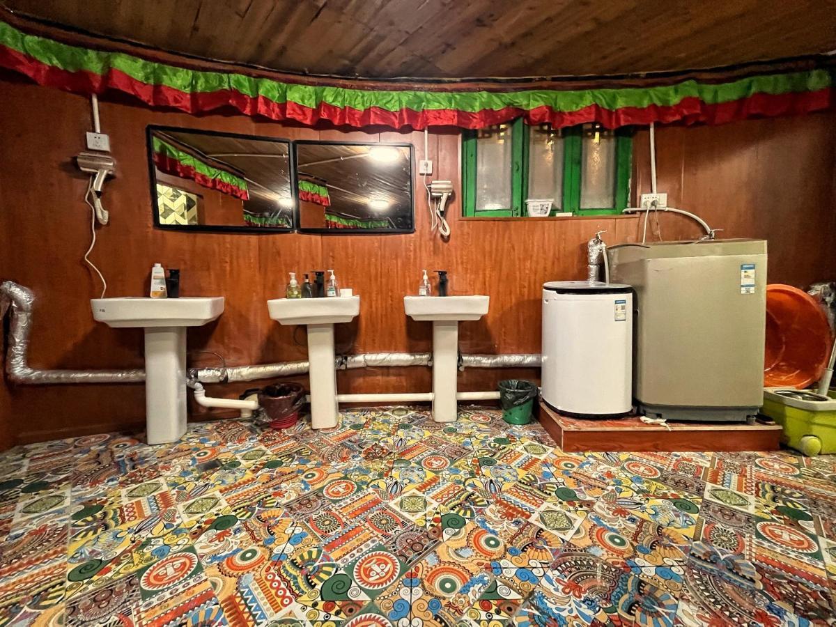 Tavern Hostel仁和客栈 Shangri-La Eksteriør bilde